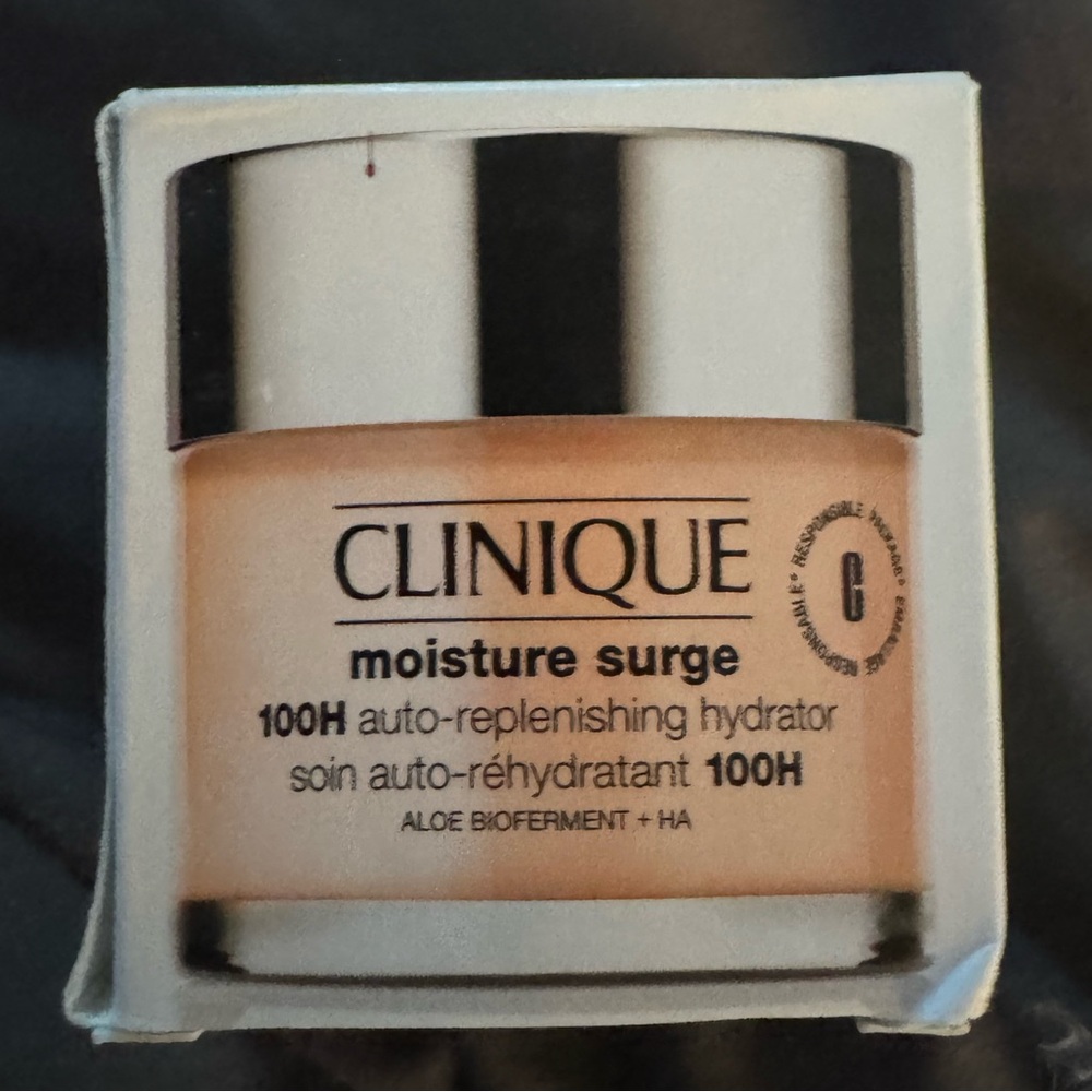 Clinique Moisture Surge 100H AutoReplenishing Hydrator Oil Free Face Moisturizer
